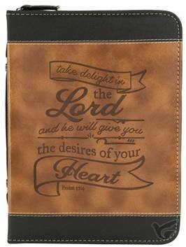 Productafbeelding: voorkant van Biblecover Medium Take delight